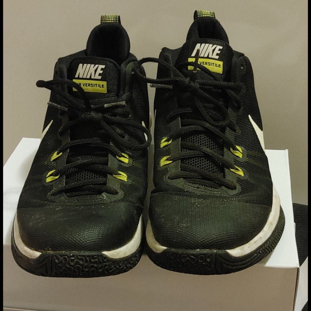 Men's Nike sneakers